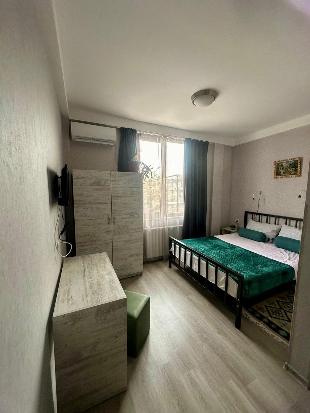 Hotel Tradicia Тбилиси Екстериор снимка